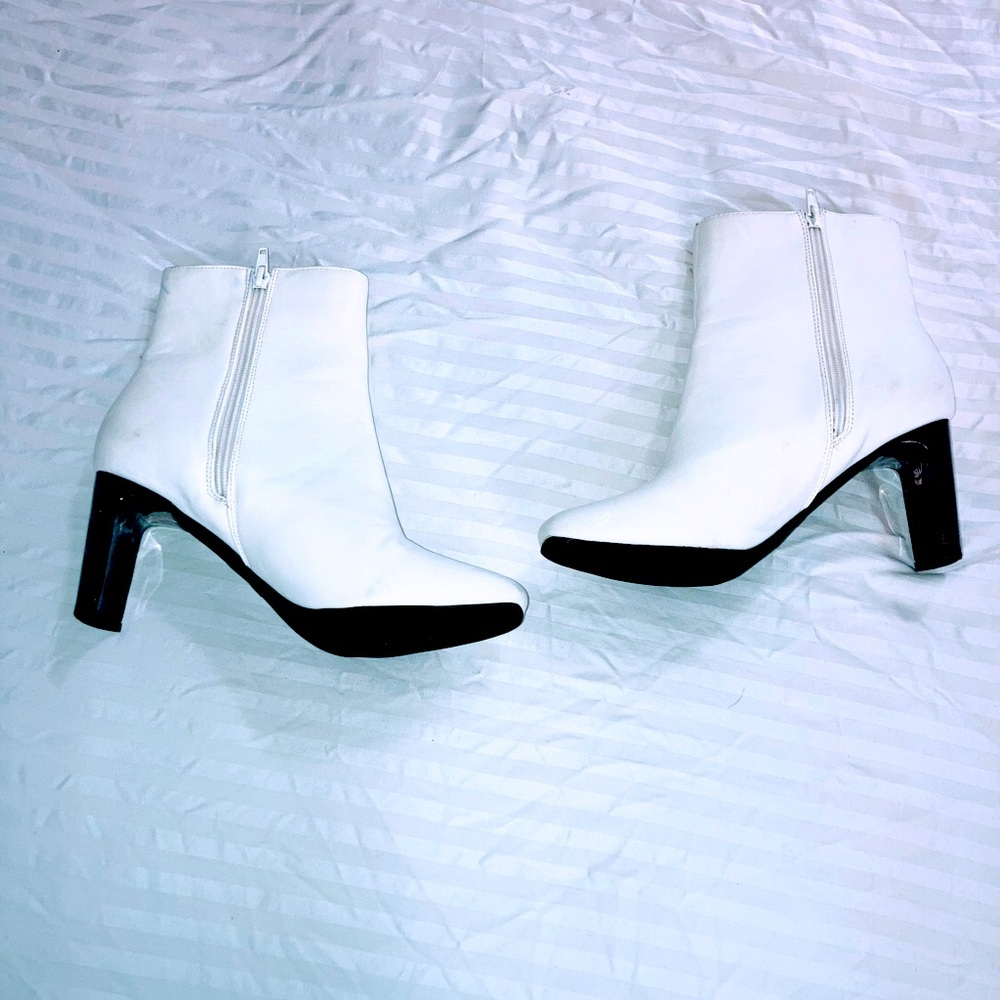 Rouge helium white ankle heel boots